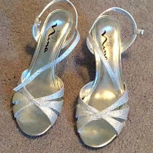 Touch Of Nina heeled silver shoes